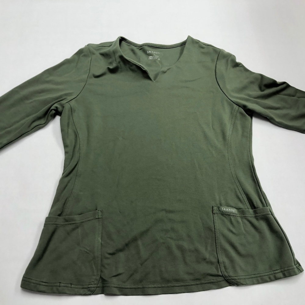 Jaanuu large scrub top Style #J96199